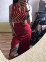 Красное красивое длинное платье